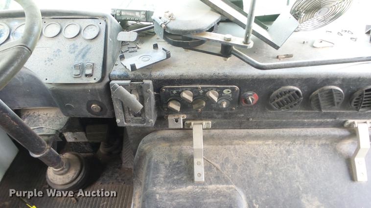 image for item ET9453 2000 Blue Bird TC2000 school bus