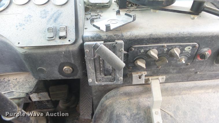 image for item ET9453 2000 Blue Bird TC2000 school bus