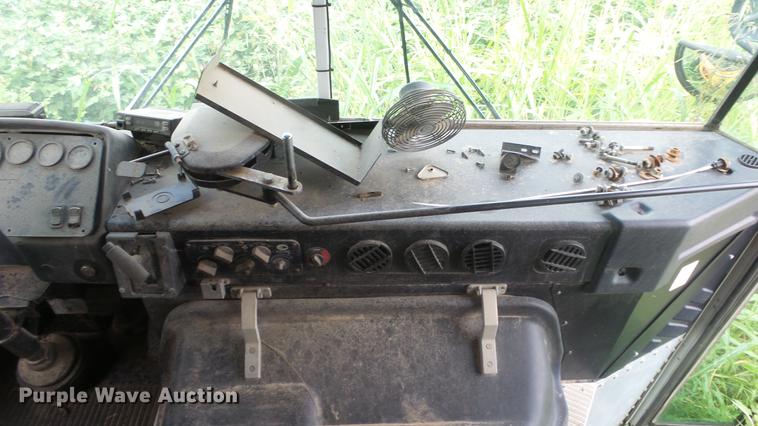 image for item ET9453 2000 Blue Bird TC2000 school bus