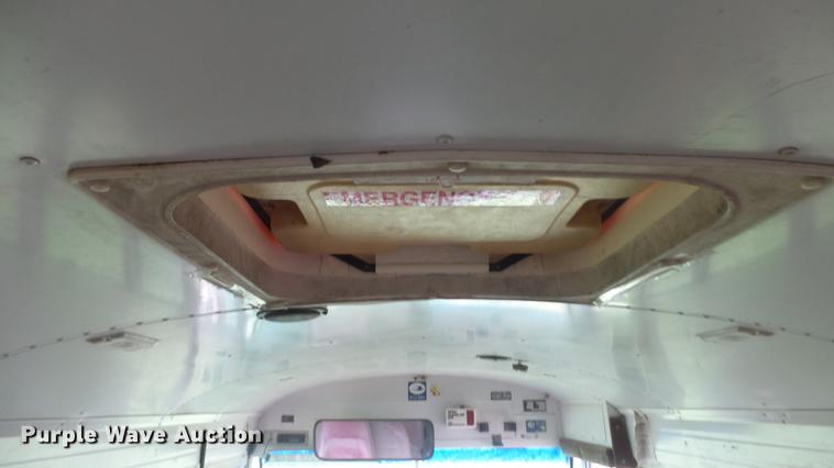 image for item ET9453 2000 Blue Bird TC2000 school bus