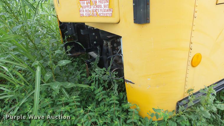 image for item ET9453 2000 Blue Bird TC2000 school bus