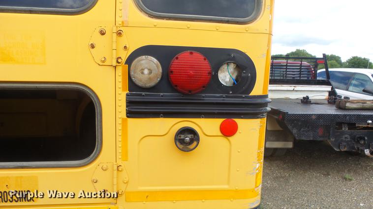 image for item ET9453 2000 Blue Bird TC2000 school bus