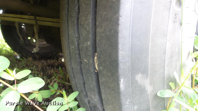 image for item ET9453 2000 Blue Bird TC2000 school bus