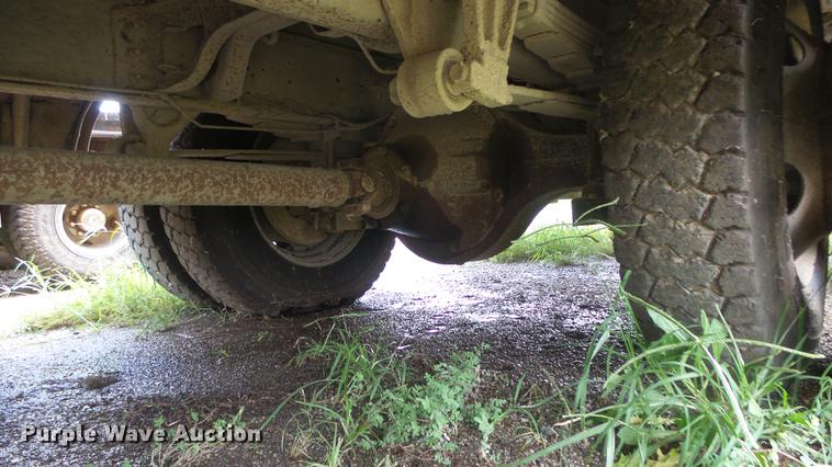 image for item ET9453 2000 Blue Bird TC2000 school bus