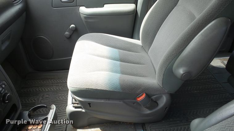 image for item ET9454 2007 Dodge Grand Caravan van