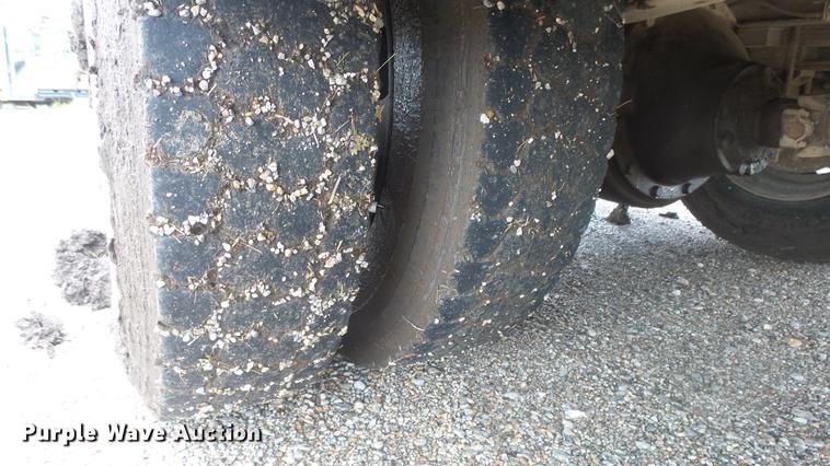 image for item ET9455 1996 Blue Bird TC2000 school bus