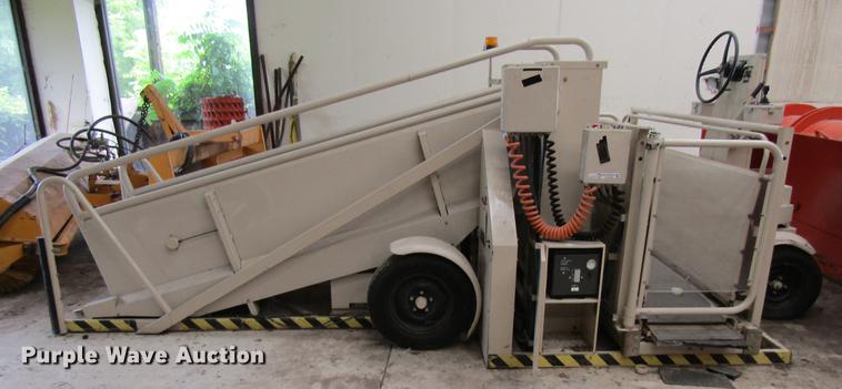 image for item EU9508 Brownie Just Mobility Series One wheelchair lift