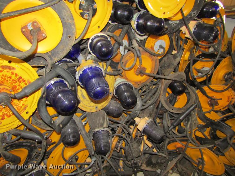 image for item EU9509 Approximately 100 airport taxiway lights