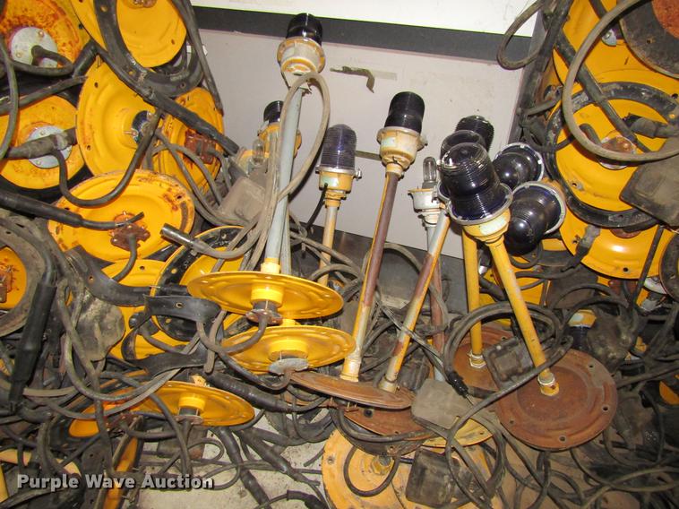 image for item EU9509 Approximately 100 airport taxiway lights