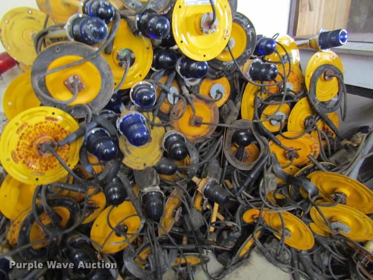 image for item EU9509 Approximately 100 airport taxiway lights