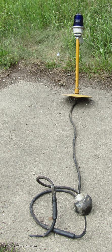 image for item EU9509 Approximately 100 airport taxiway lights