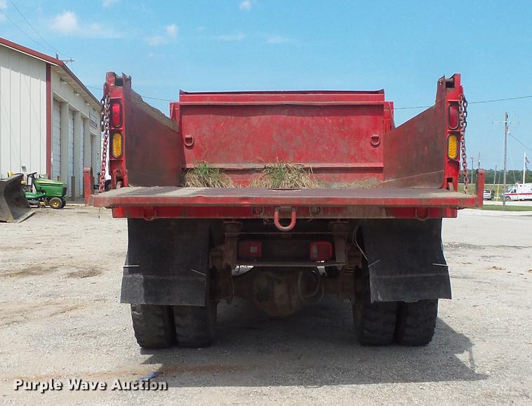 image for item EV9212 1977 Ford F700 dump truck