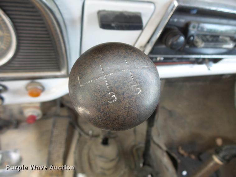 image for item EV9212 1977 Ford F700 dump truck