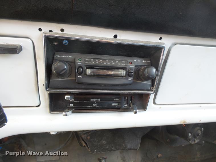 image for item EV9212 1977 Ford F700 dump truck