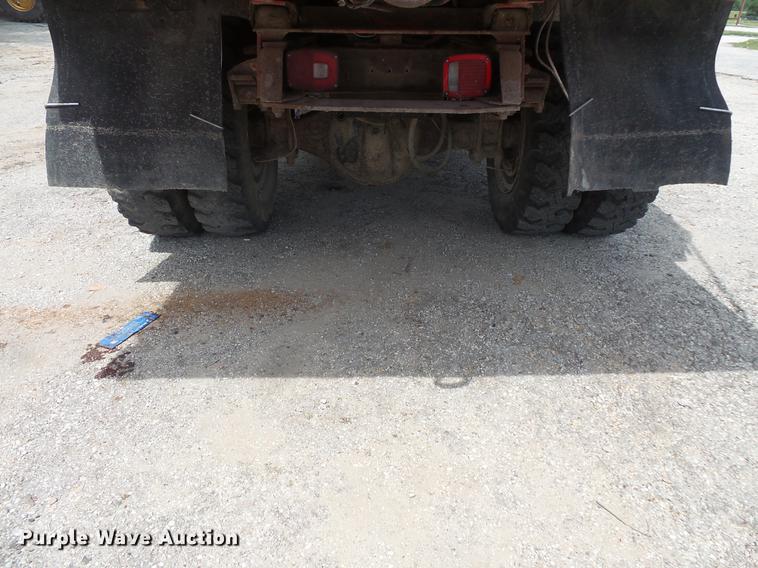 image for item EV9212 1977 Ford F700 dump truck