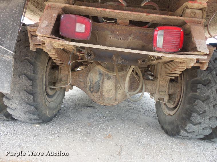 image for item EV9212 1977 Ford F700 dump truck