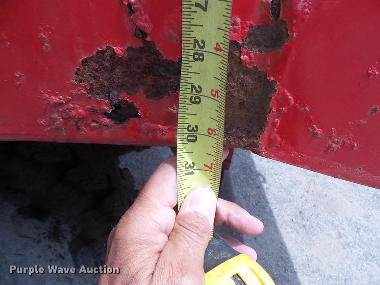 image for item EV9212 1977 Ford F700 dump truck