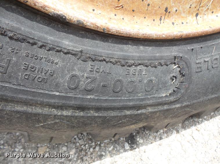 image for item EV9212 1977 Ford F700 dump truck