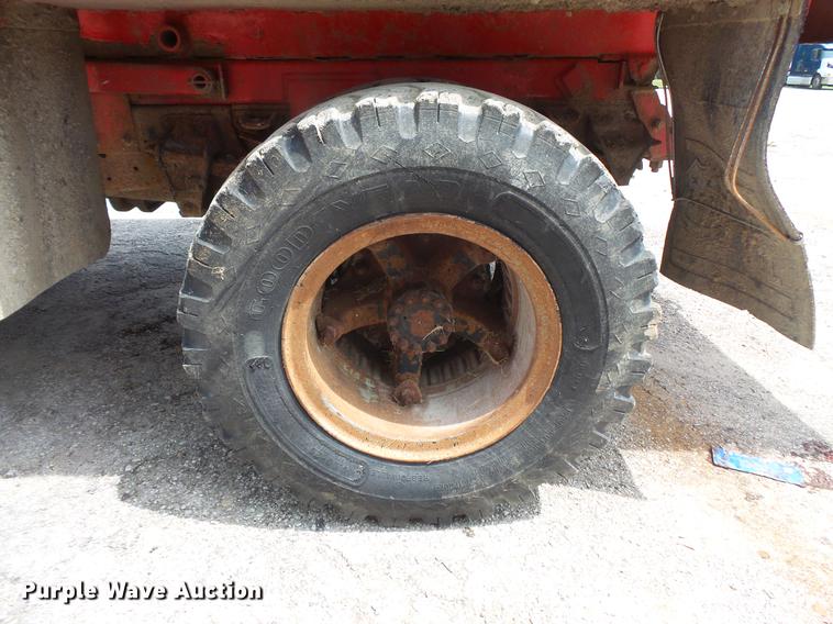 image for item EV9212 1977 Ford F700 dump truck