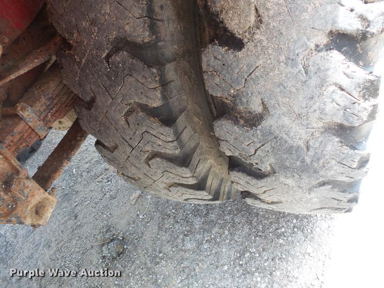 image for item EV9212 1977 Ford F700 dump truck