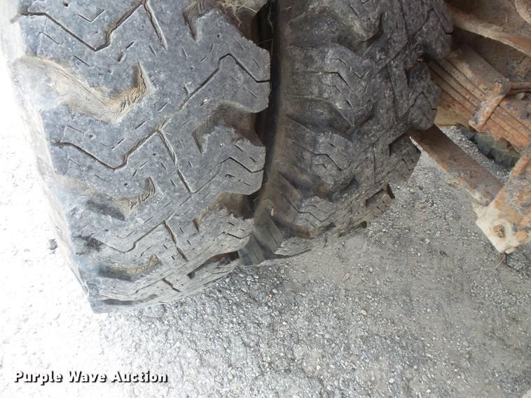 image for item EV9212 1977 Ford F700 dump truck