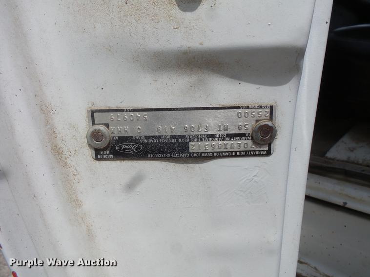 image for item EV9212 1977 Ford F700 dump truck