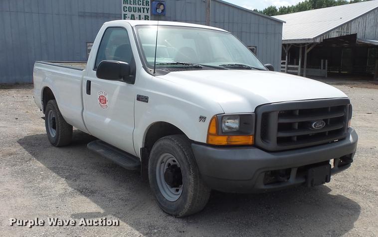 image for item EV9213 2000 Ford F250 pickup truck