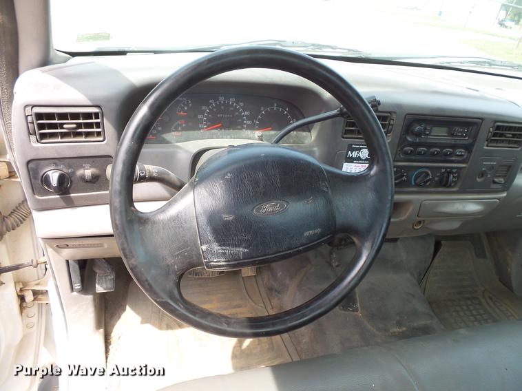 image for item EV9213 2000 Ford F250 pickup truck