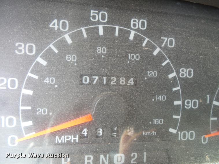 image for item EV9213 2000 Ford F250 pickup truck