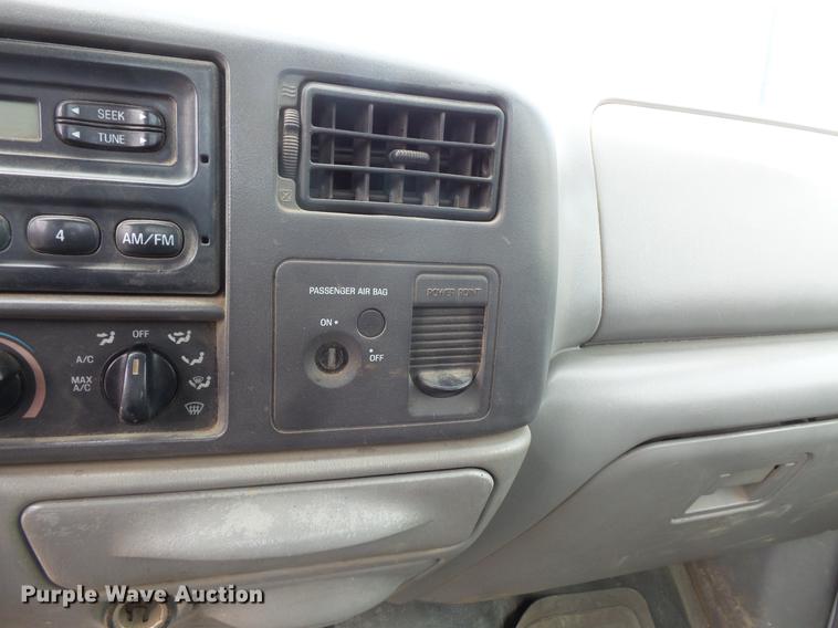 image for item EV9213 2000 Ford F250 pickup truck