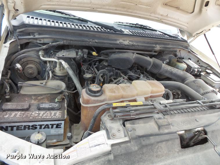 image for item EV9213 2000 Ford F250 pickup truck