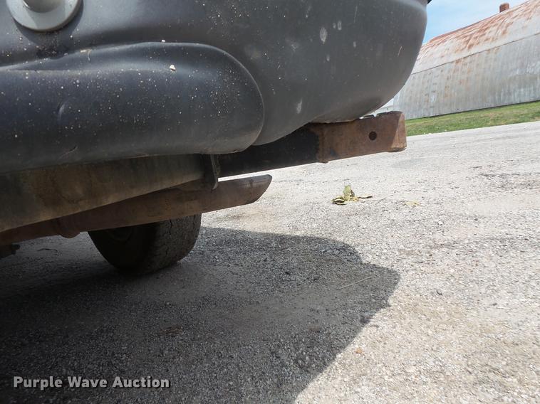 image for item EV9213 2000 Ford F250 pickup truck