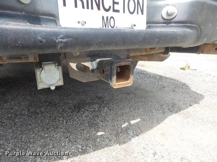 image for item EV9213 2000 Ford F250 pickup truck