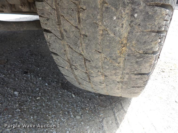 image for item EV9213 2000 Ford F250 pickup truck