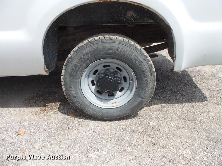 image for item EV9213 2000 Ford F250 pickup truck