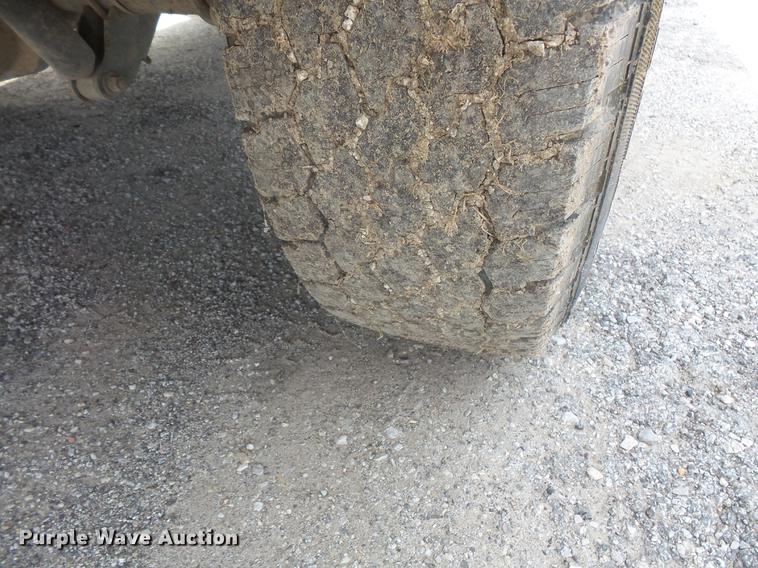 image for item EV9213 2000 Ford F250 pickup truck