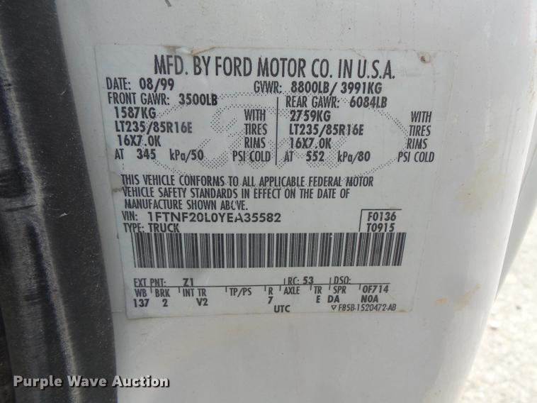 image for item EV9213 2000 Ford F250 pickup truck