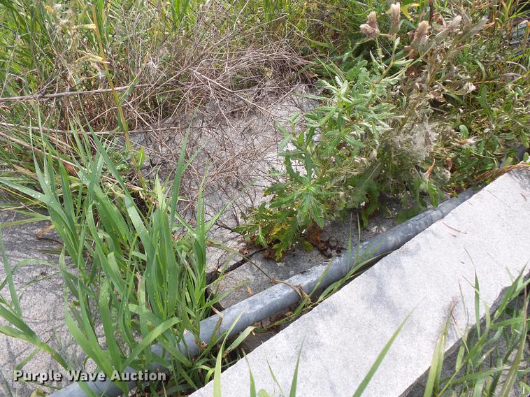 image for item EV9237 Grainte markers and post