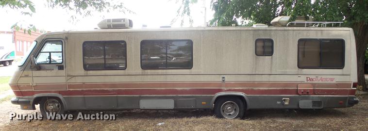 image for item EZ9486 1988 Chevrolet Pace Arrow RV