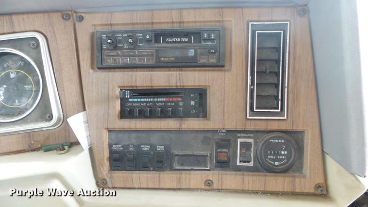 image for item EZ9486 1988 Chevrolet Pace Arrow RV