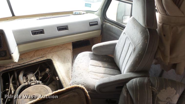 image for item EZ9486 1988 Chevrolet Pace Arrow RV