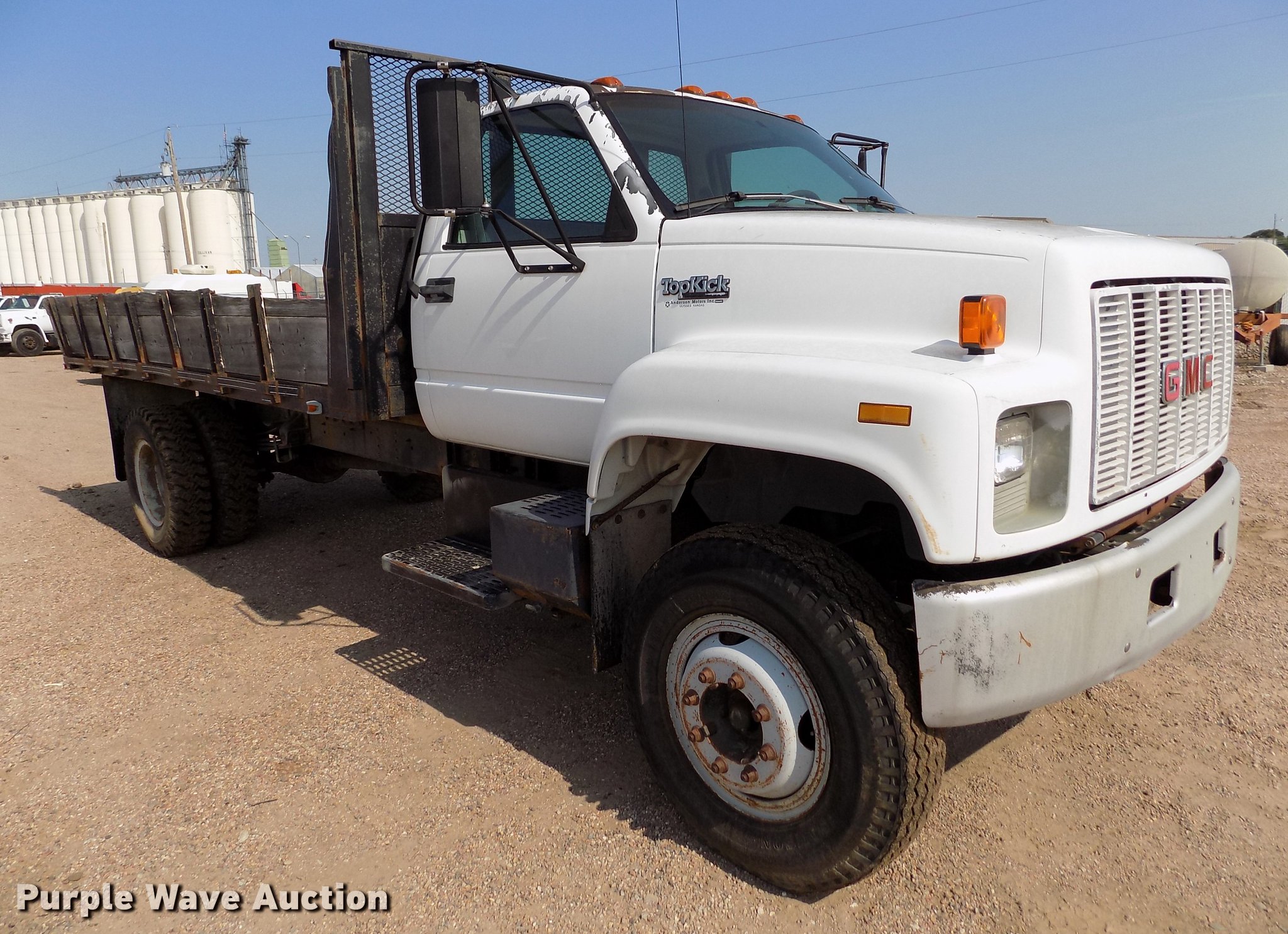 1993 GMC TopKick dump truck in Ulysses, KS Item DB9160 sold Purple Wave