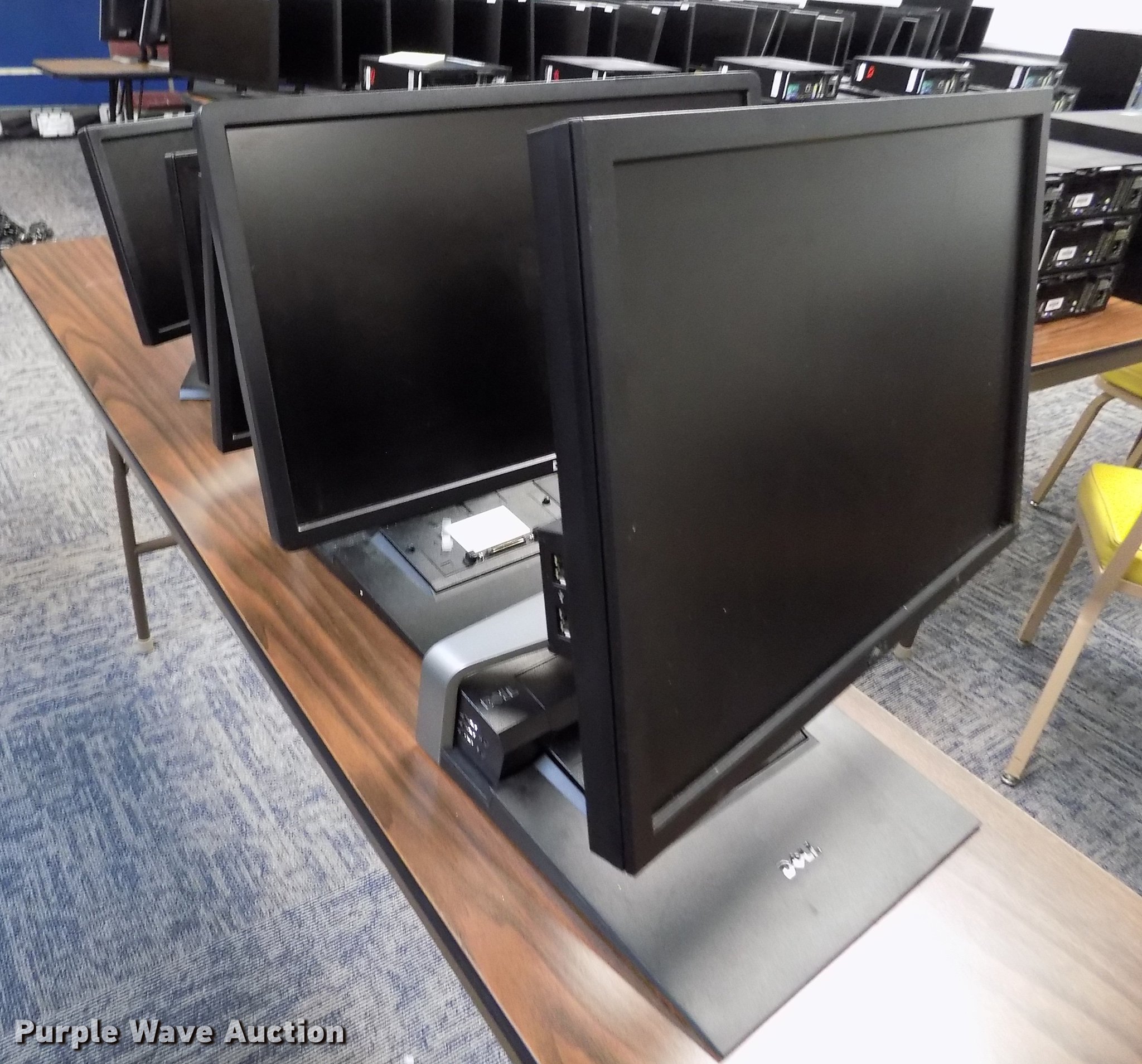 (5) assorted monitors in Colby, KS | Item ER9041 sold | Purple Wave