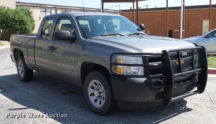 image for item DD5270 2013 Chevrolet Silverado 1500 Ext. Cab pickup truck