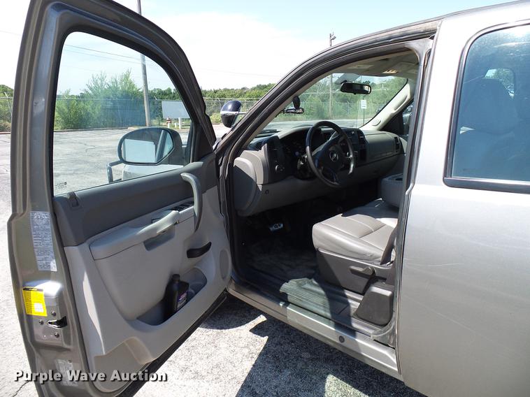 image for item DD5270 2013 Chevrolet Silverado 1500 Ext. Cab pickup truck