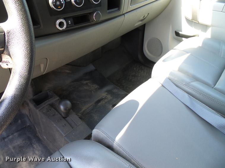 image for item DD5270 2013 Chevrolet Silverado 1500 Ext. Cab pickup truck