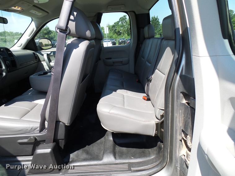image for item DD5270 2013 Chevrolet Silverado 1500 Ext. Cab pickup truck