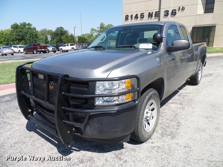 image for item DD5270 2013 Chevrolet Silverado 1500 Ext. Cab pickup truck