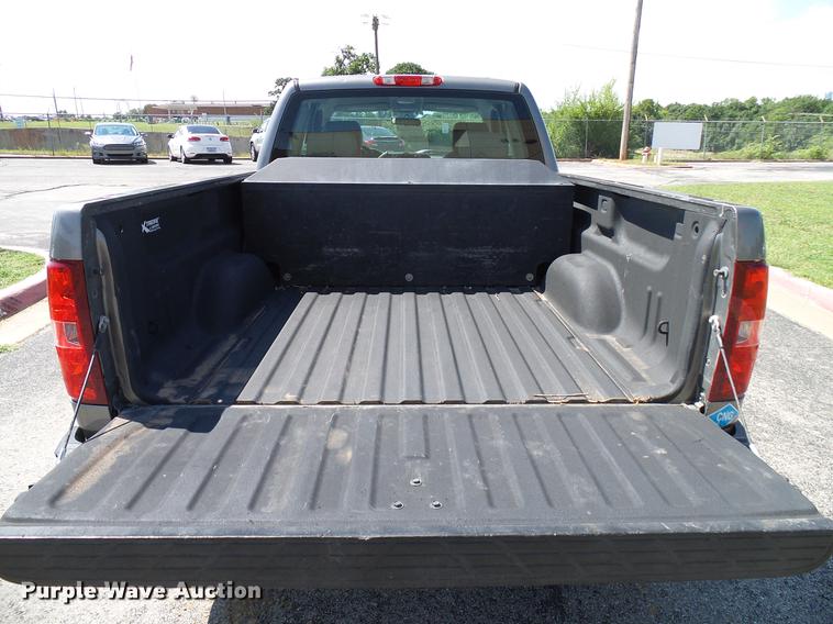 image for item DD5270 2013 Chevrolet Silverado 1500 Ext. Cab pickup truck