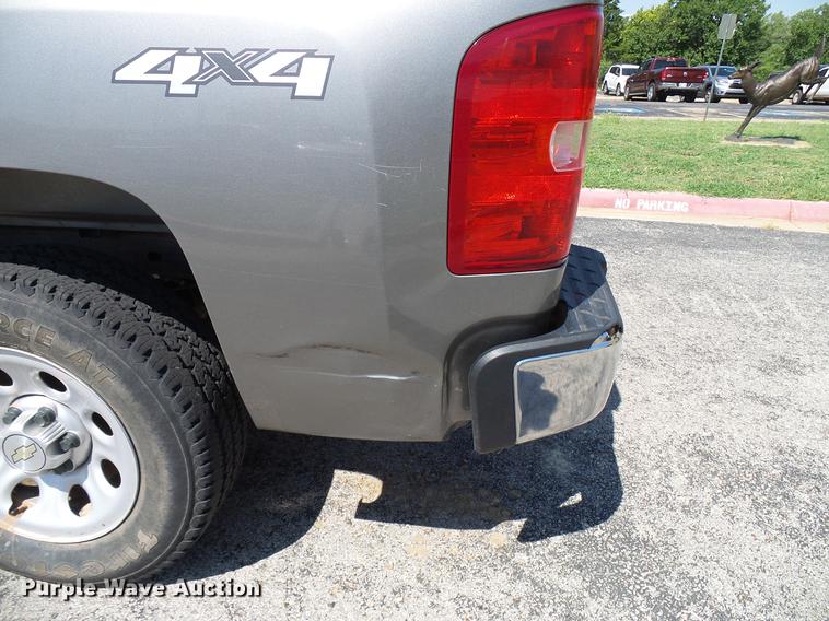 image for item DD5270 2013 Chevrolet Silverado 1500 Ext. Cab pickup truck